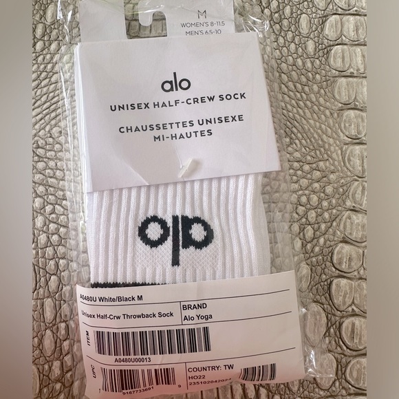 ALO Yoga Other - Alo socks